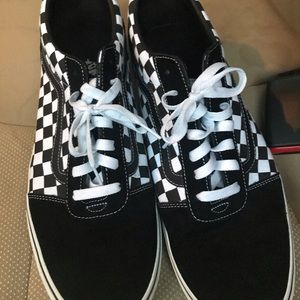Men’s black Vans